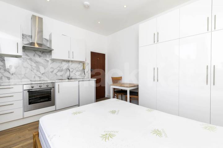 			Studio Apartment, 1 bath, 1 reception Apartment			 Ash Grove , Cricklewood (Inclusive of Council tax, Gas+ Water)